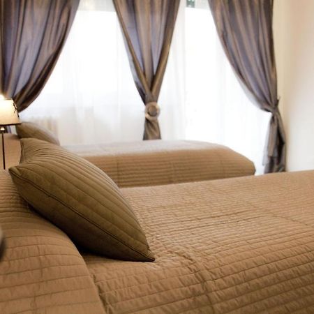 ローマ フォスカリ　ハウス Bed & Breakfast エクステリア 写真